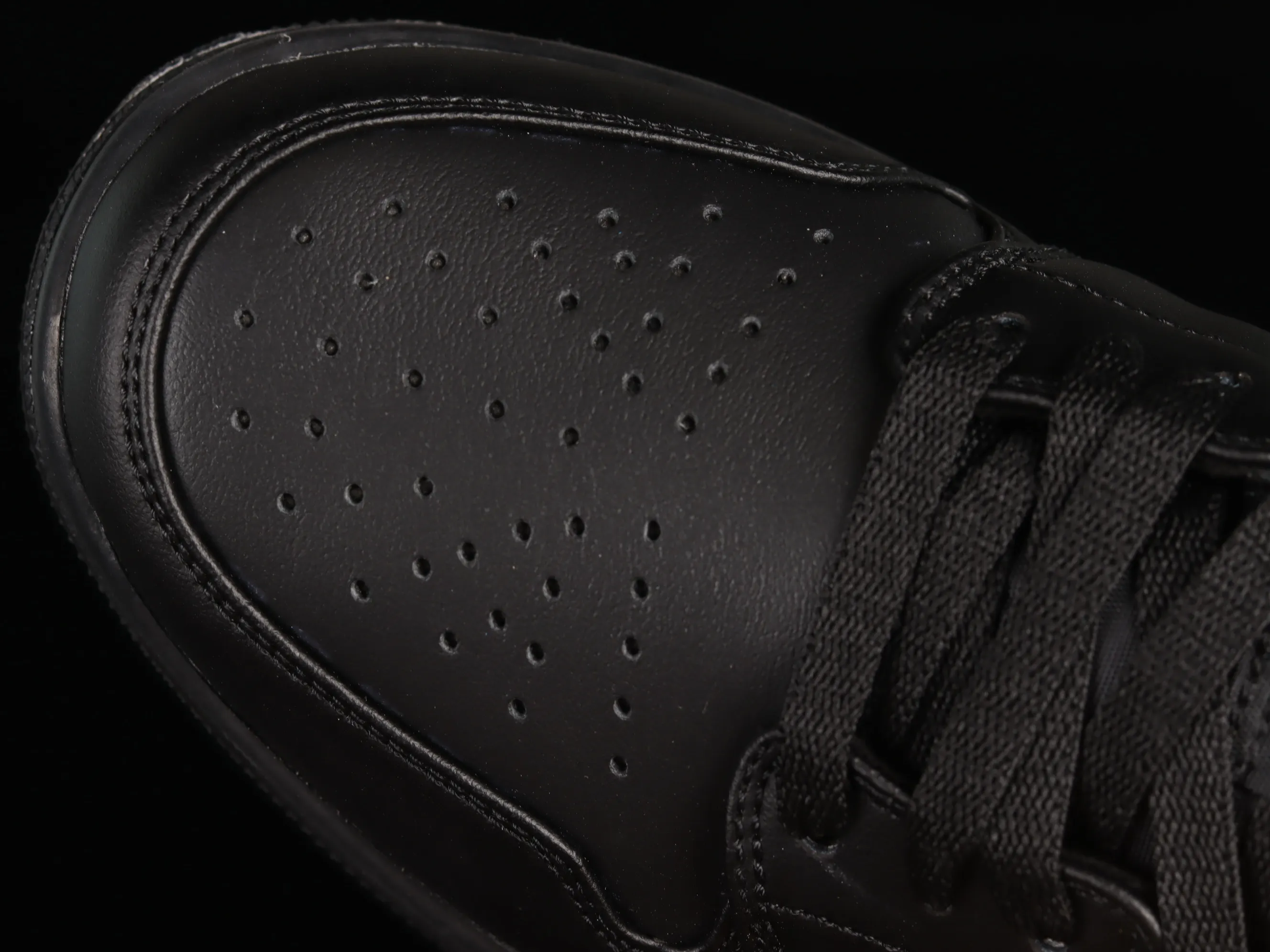 All Categories Air Jordan Jordan Series Basketball Shoes Air Jordan 1 Low Air Jordan 1 Low AJ1 Joe 1 All Black Low State Basketball Shoes 553558-093